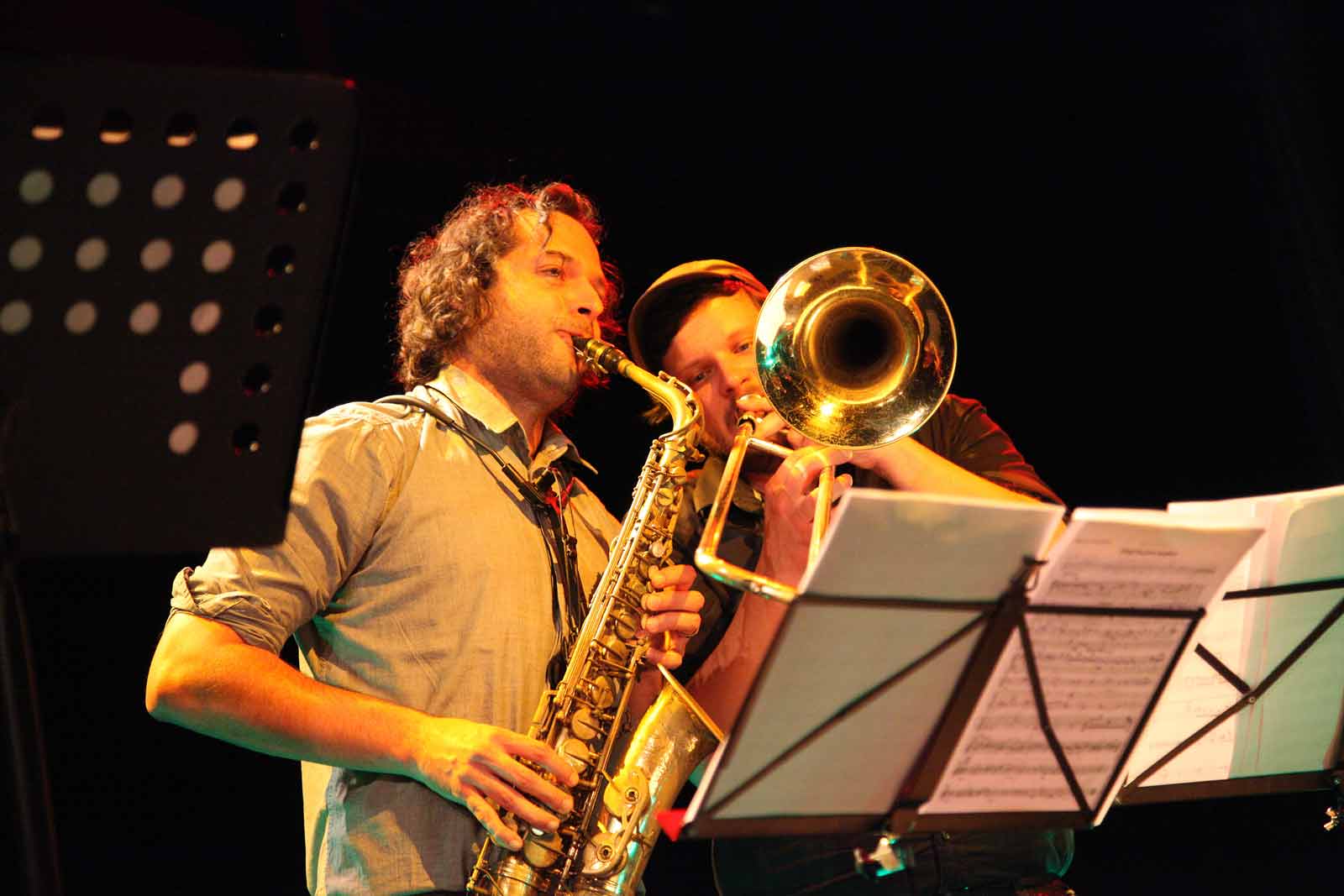 Petr Kalfus a Jan Jirucha hraji s Points Septet na festivalu Jazz jde městem, Hradec Kralove, foto Jan Slavíček